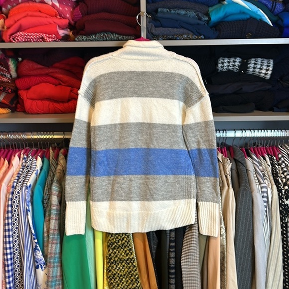 GAP white/blue/gray striped long sleeve turtleneck sweater size S - Picture 3 of 3